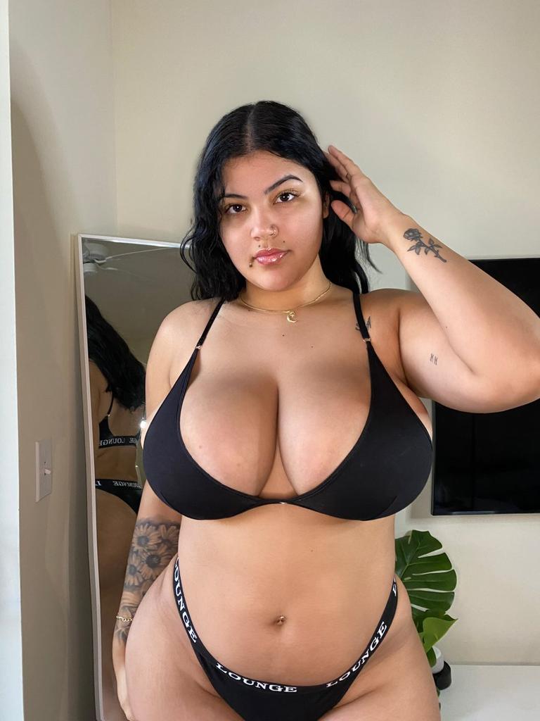 mariantatteleaked onlyfans nude picture