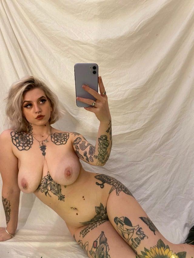 bigt1ttygothgfleaked onlyfans nude picture